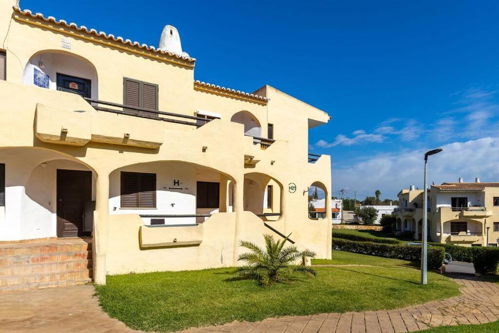 Lovely One Bedroom Apartment In Alvor Exterior photo